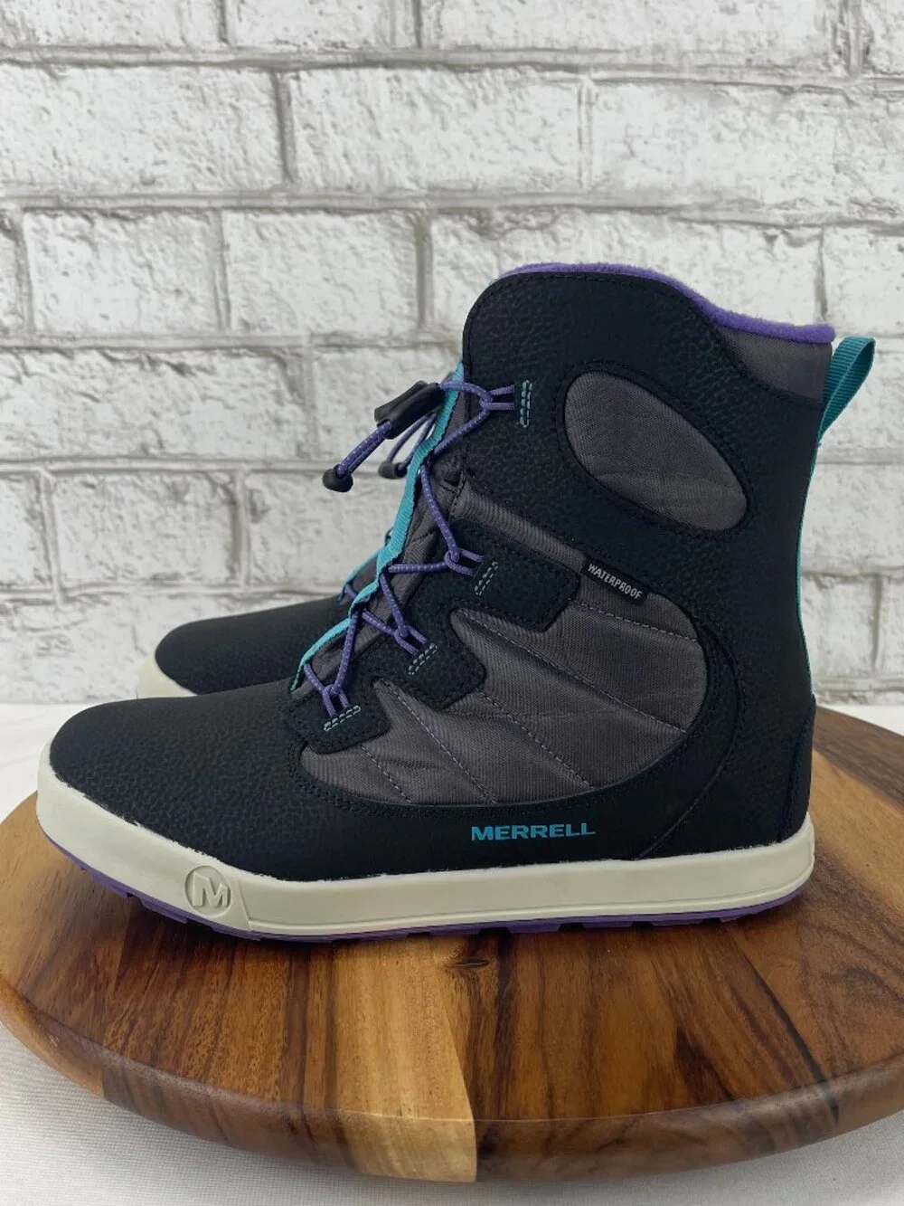 Merrell Snow Bank 4.0 Kids Sz. 6 Black Purple Waterproof insulated Winter Boots